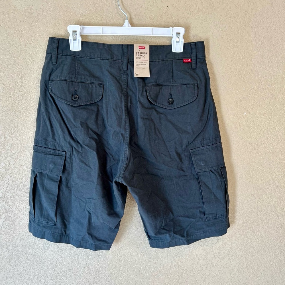 Levi's NWT Black Carrier Cargo Shorts for Men Size 30 - Picture 8 of 9